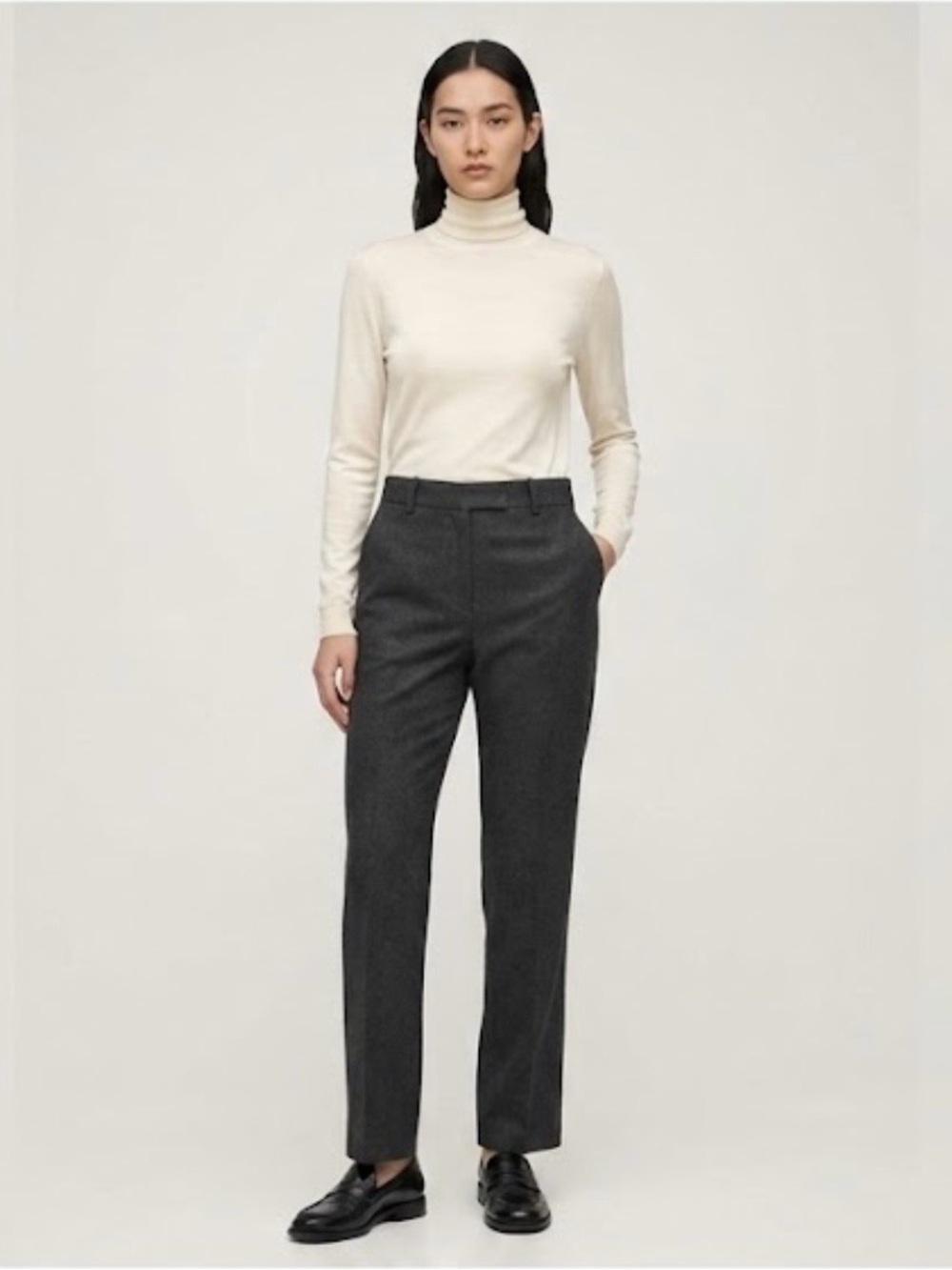 Gucci Black and Cream Label Detail